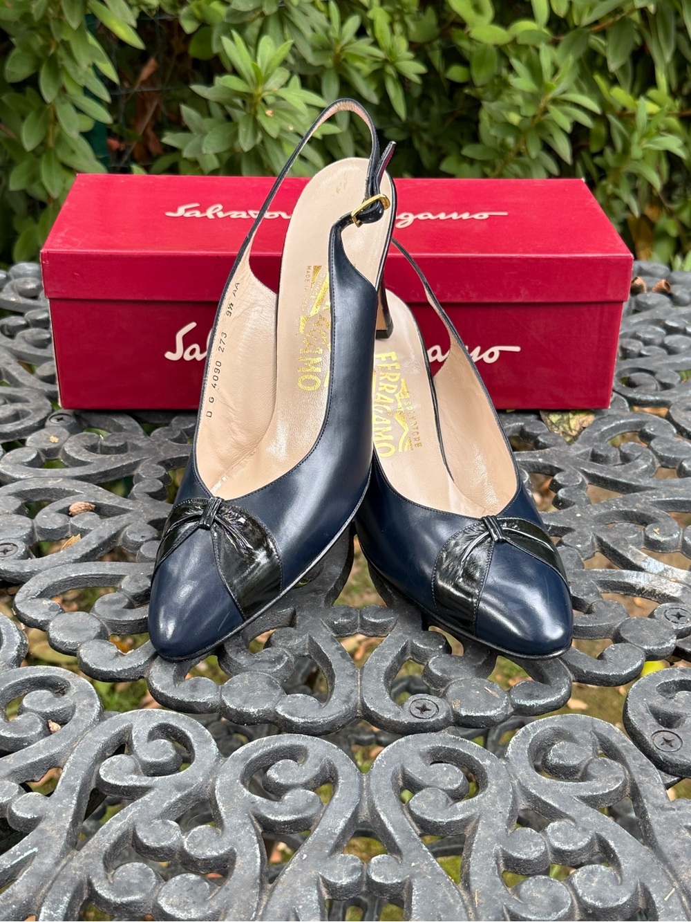 NIB Salvatore Ferragamo vintage "Banco" embossed slingback heels - Size 9 1/2 AA